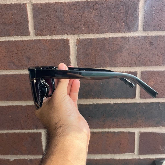 Throwing shade sunglasses 🕶️ - Picture 7 of 7